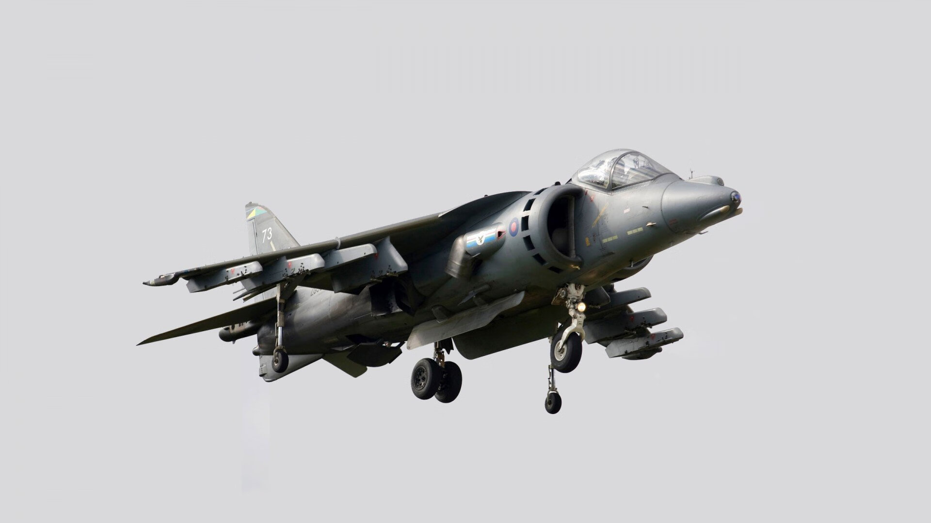 “简阳文体中心：篮球与羽毛球并行，赛事精彩不断”